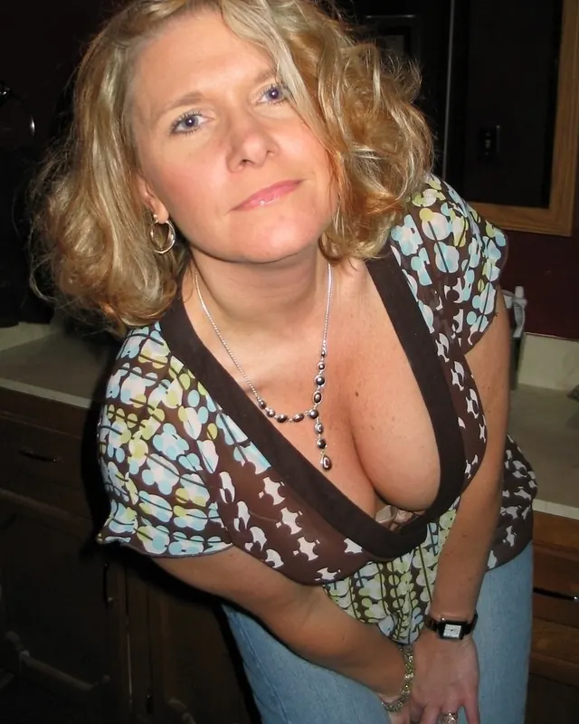 Nicole, 60 ans, plan cul à Terre-de-Haut
