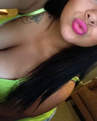 Saliha, 33 ans, plan cul à Dompierre-sur-Mer